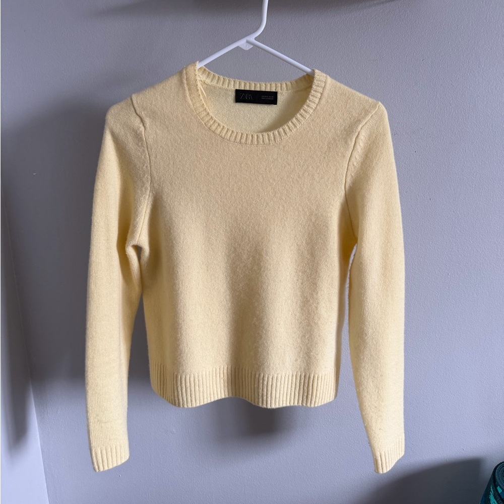 Zara 100% Wool Women's Yellow Crew Neck Sweater